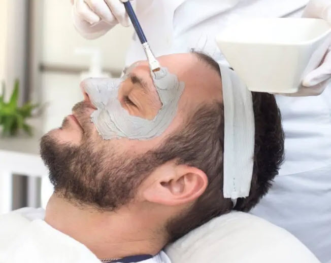 Erkek Güzellik Sektörü: 2026'da Man-Scaping'den İleri Düzey Cilt Bakımına Yükselen Trendler