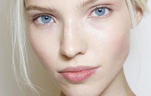 Makyajsız Güzel Görünmenin Sırları: Doğal Işıltı Rehberi