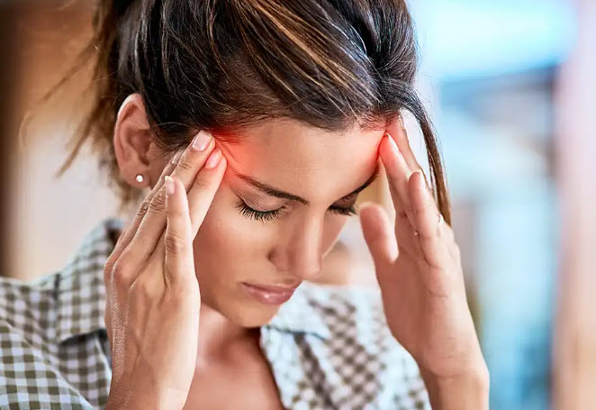 Geçmeyen Baş Ağrısı Ciddi mi? Ne Zaman Doktora Gidilmeli?
