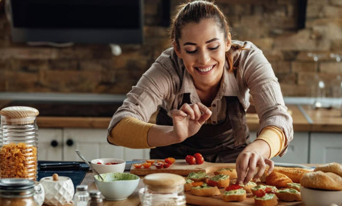 Tarifsiz Yemek Yapmak Ustalık mı, Risk mi?